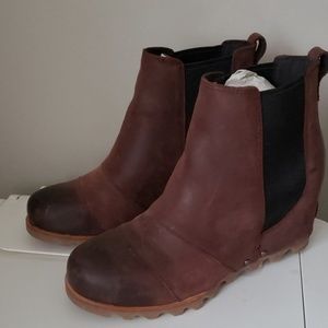 Sorel Joan of Arctic Lea Wedge Boots. Redwood